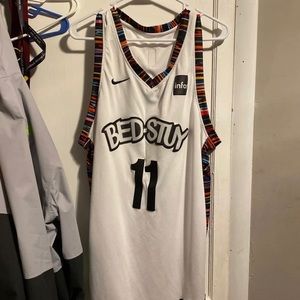 kyrie irving jersey bed stuy